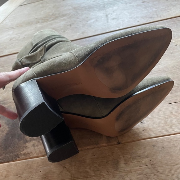Banana Republic Shoes - Size 8 - Olive Green Suede Ankle Boots - Picture 2 of 7